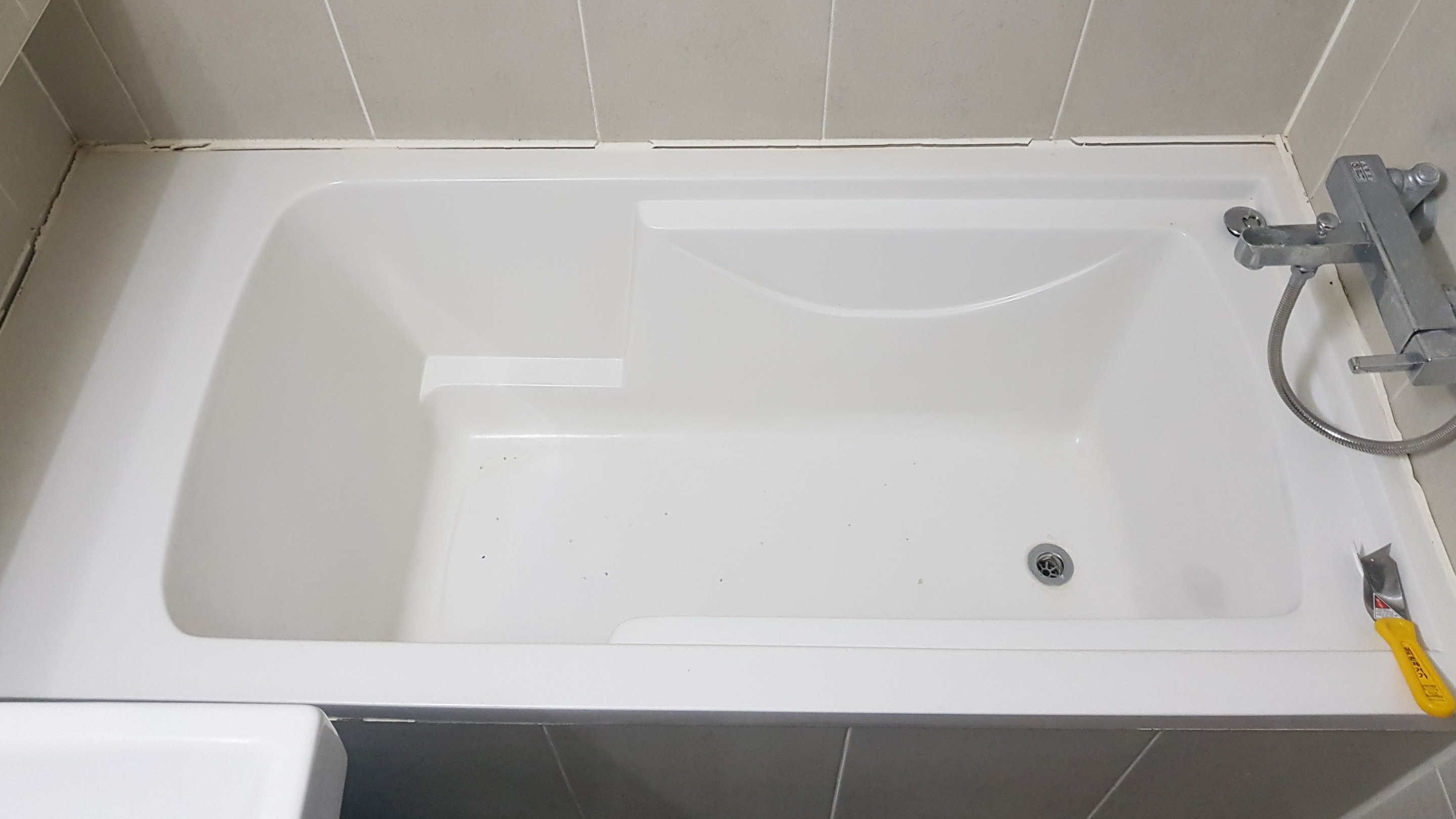 before caulking.jpg