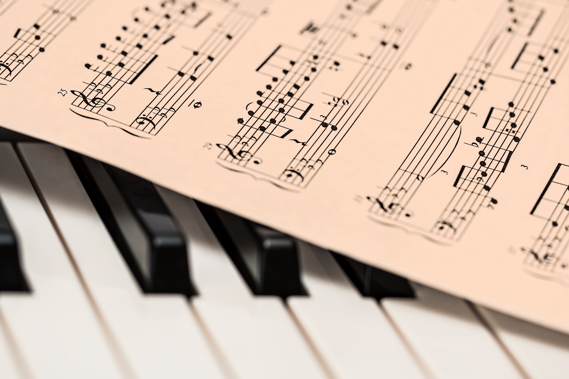 piano1655558_1920.jpg