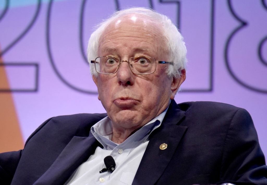 berniesanderssovietsinging1548699453.jpg