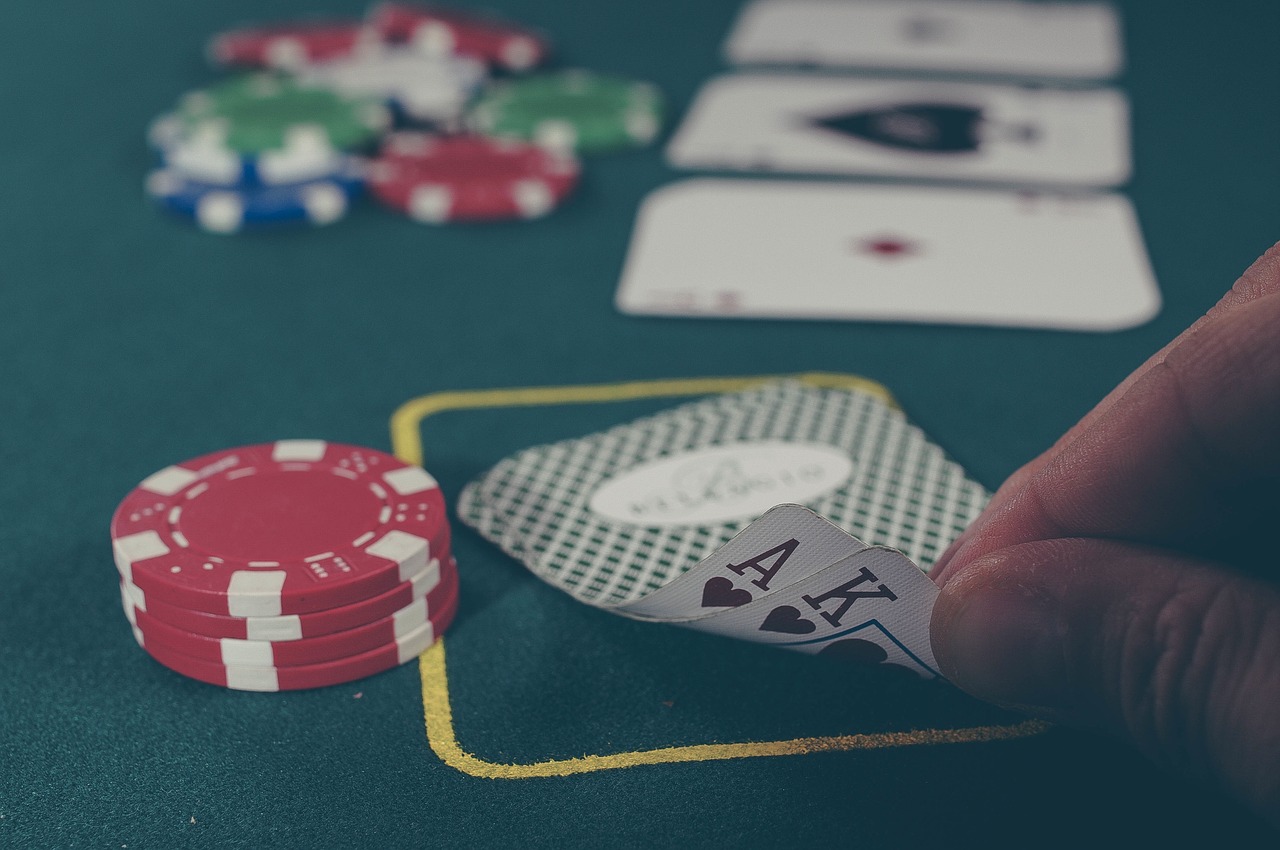 cards1030852_1280.jpg
