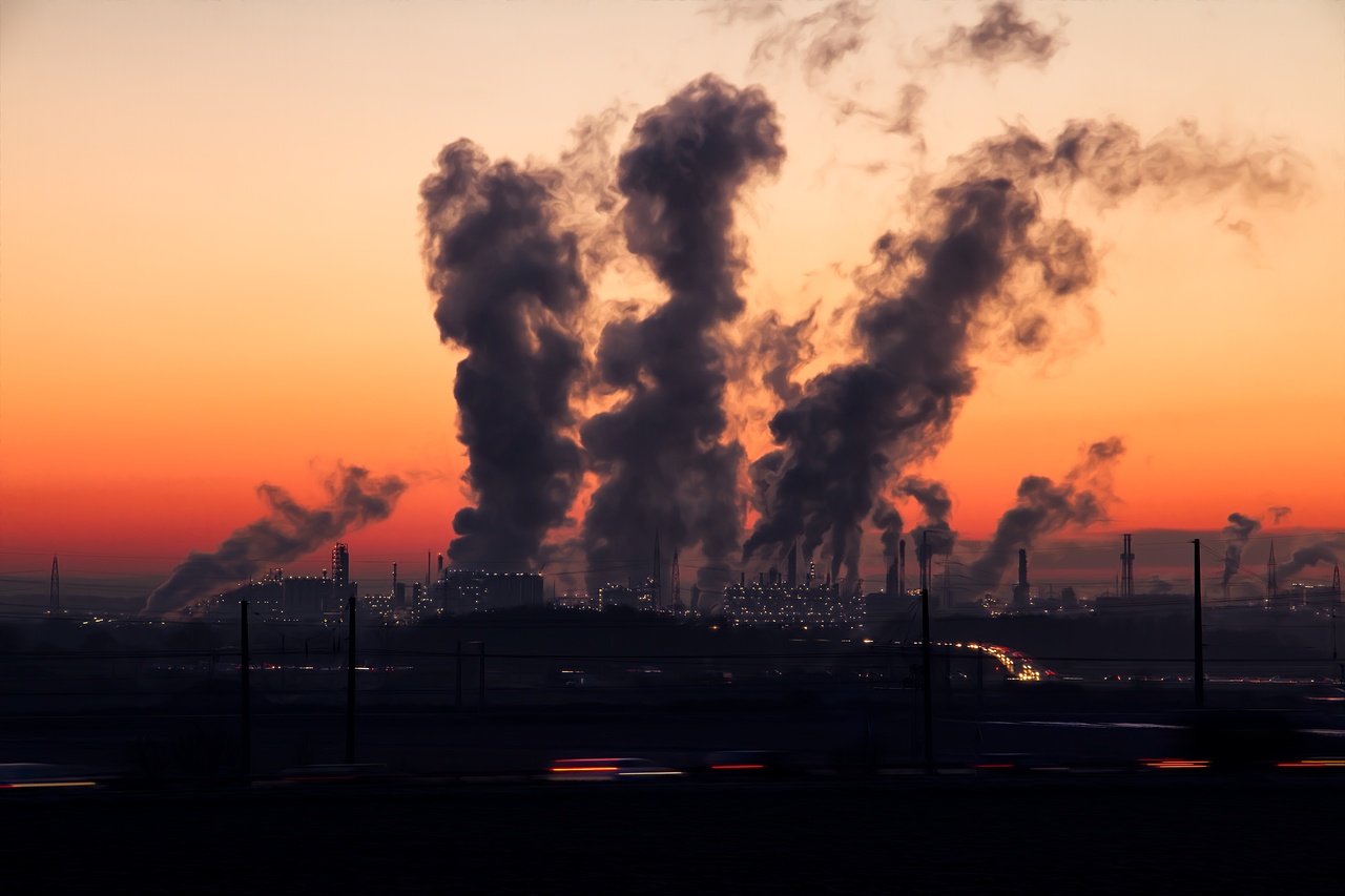 0004 climate pollution industry1752876_1280.jpg
