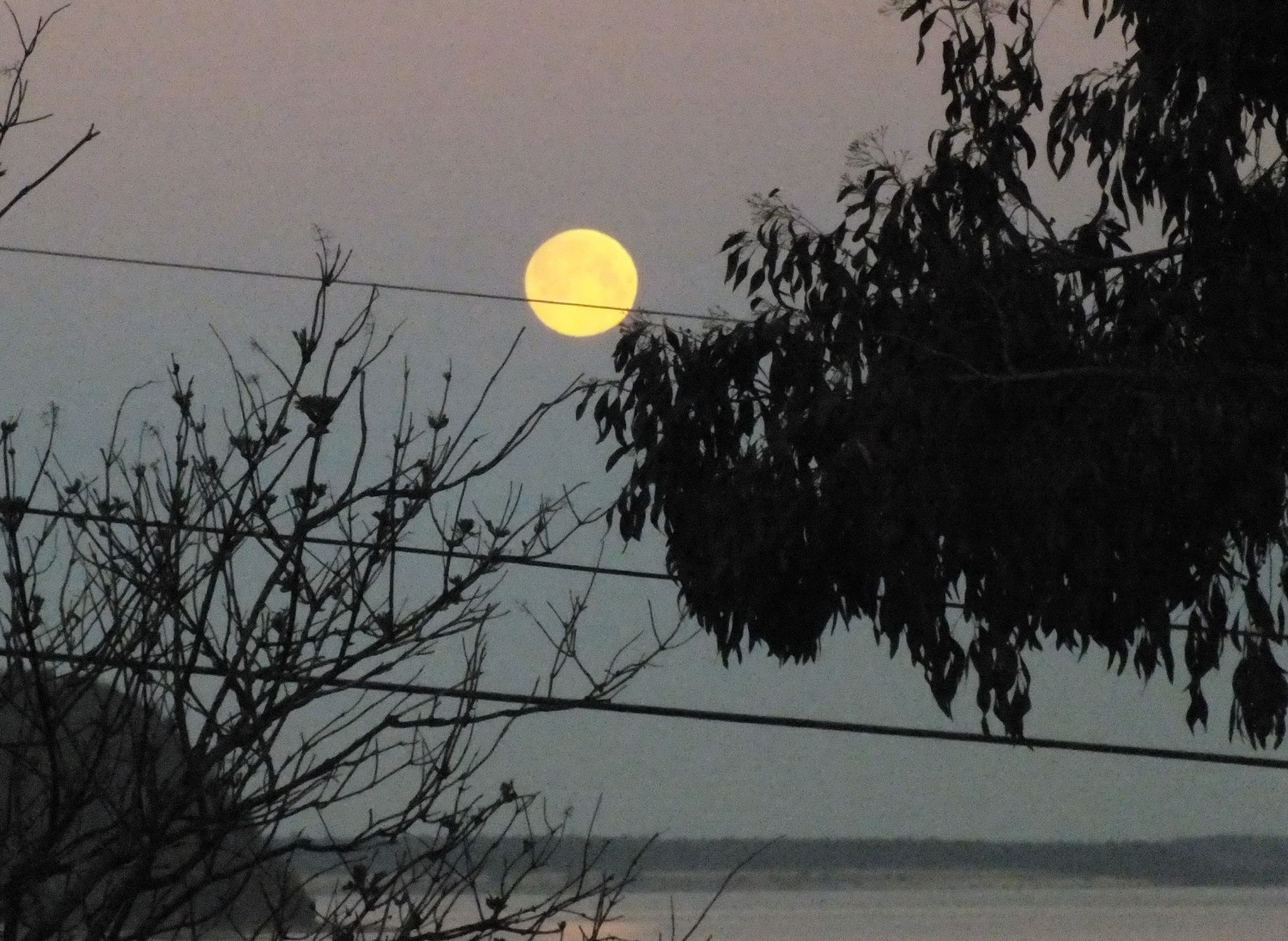 0939EquinoxMoon.jpg