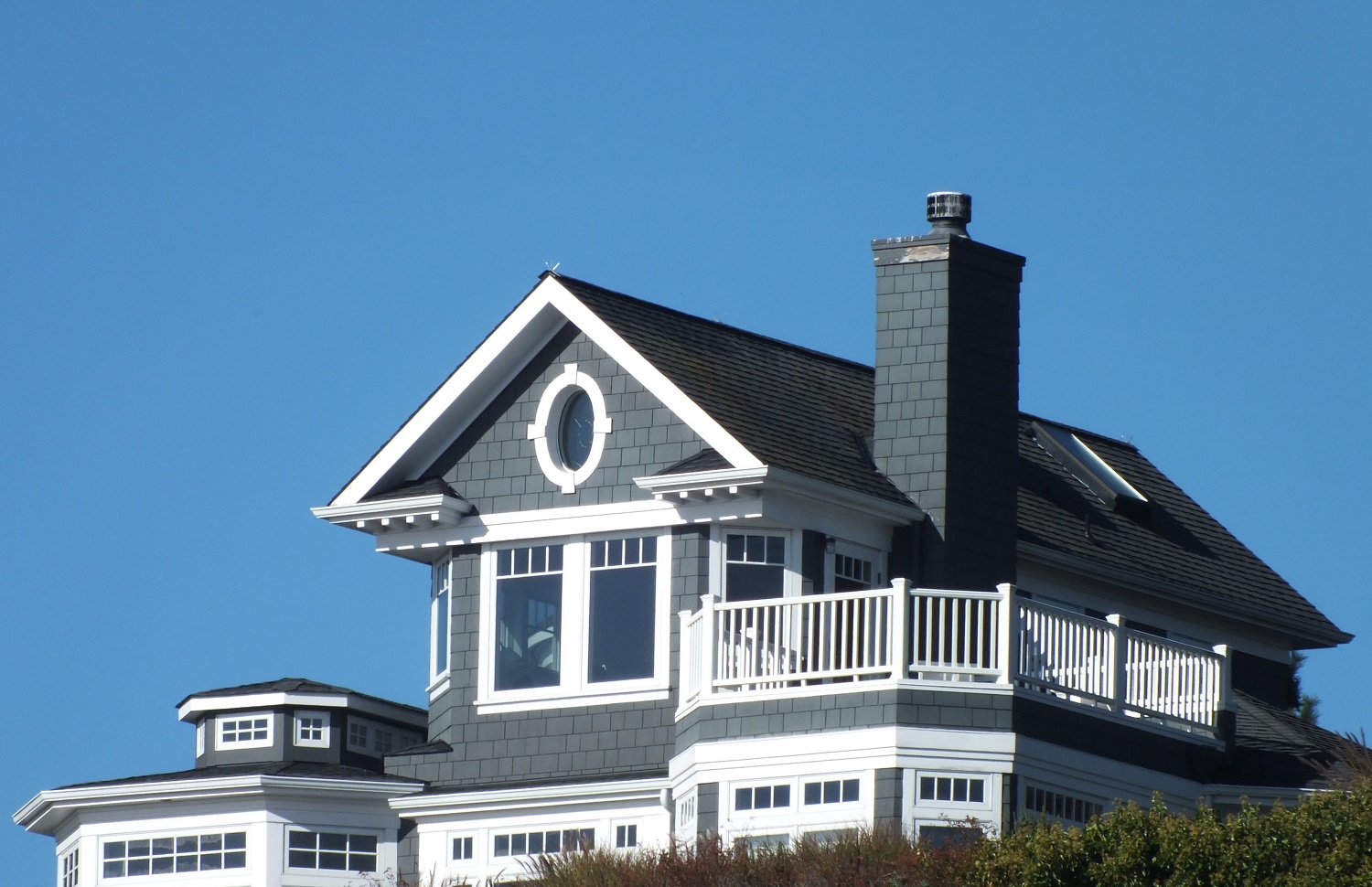 0928BluffHouse.jpg