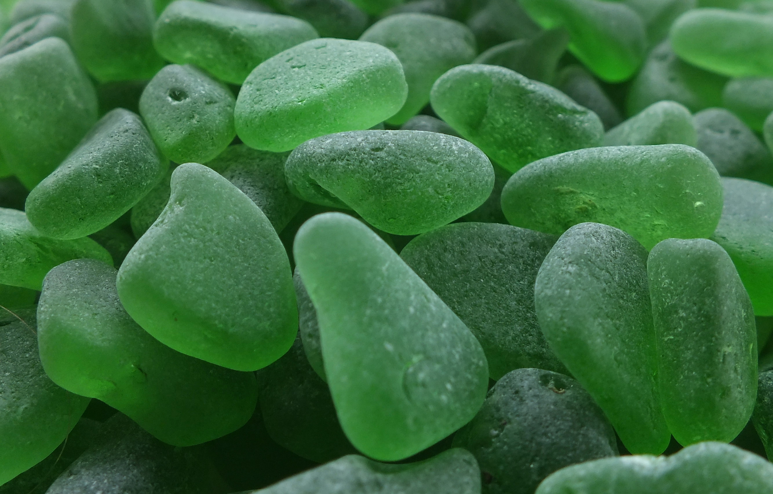 0184GreenSeaglass.jpg