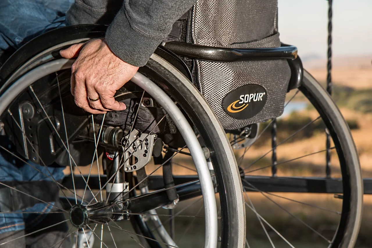 wheelchair749985_1280.webp