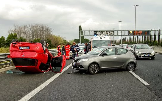 caraccident2165210__340.webp