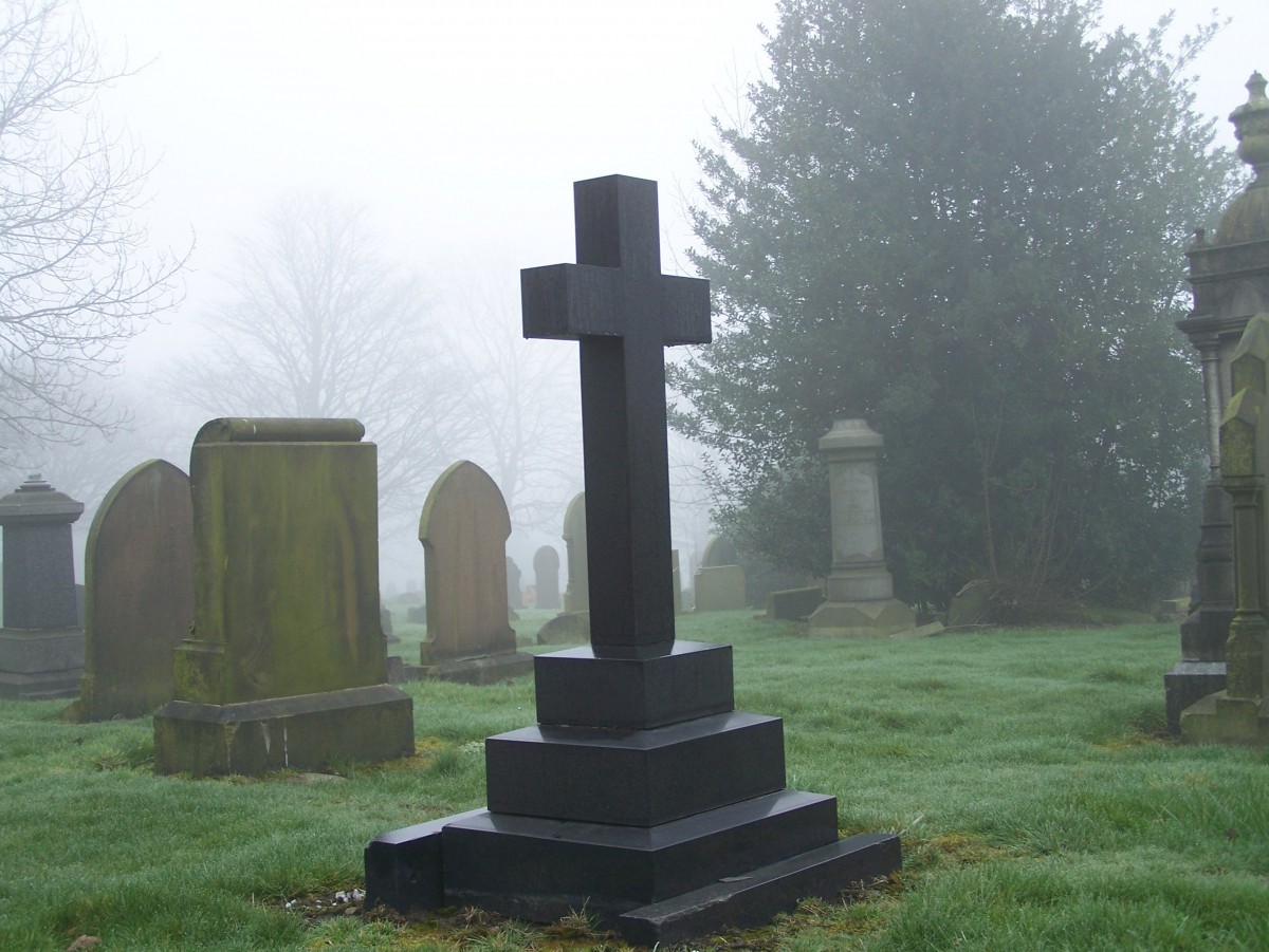 cemetery_grave_graveyard_scary_tomb_tombstone_gravestone_fog1135961.jpg