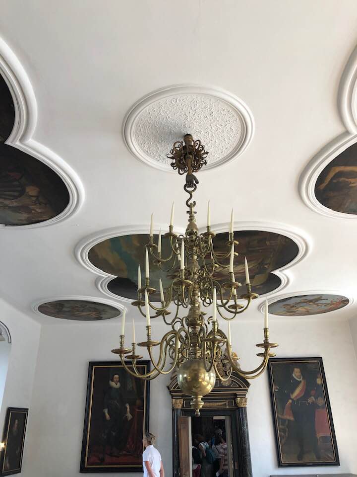 chandelier.jpg