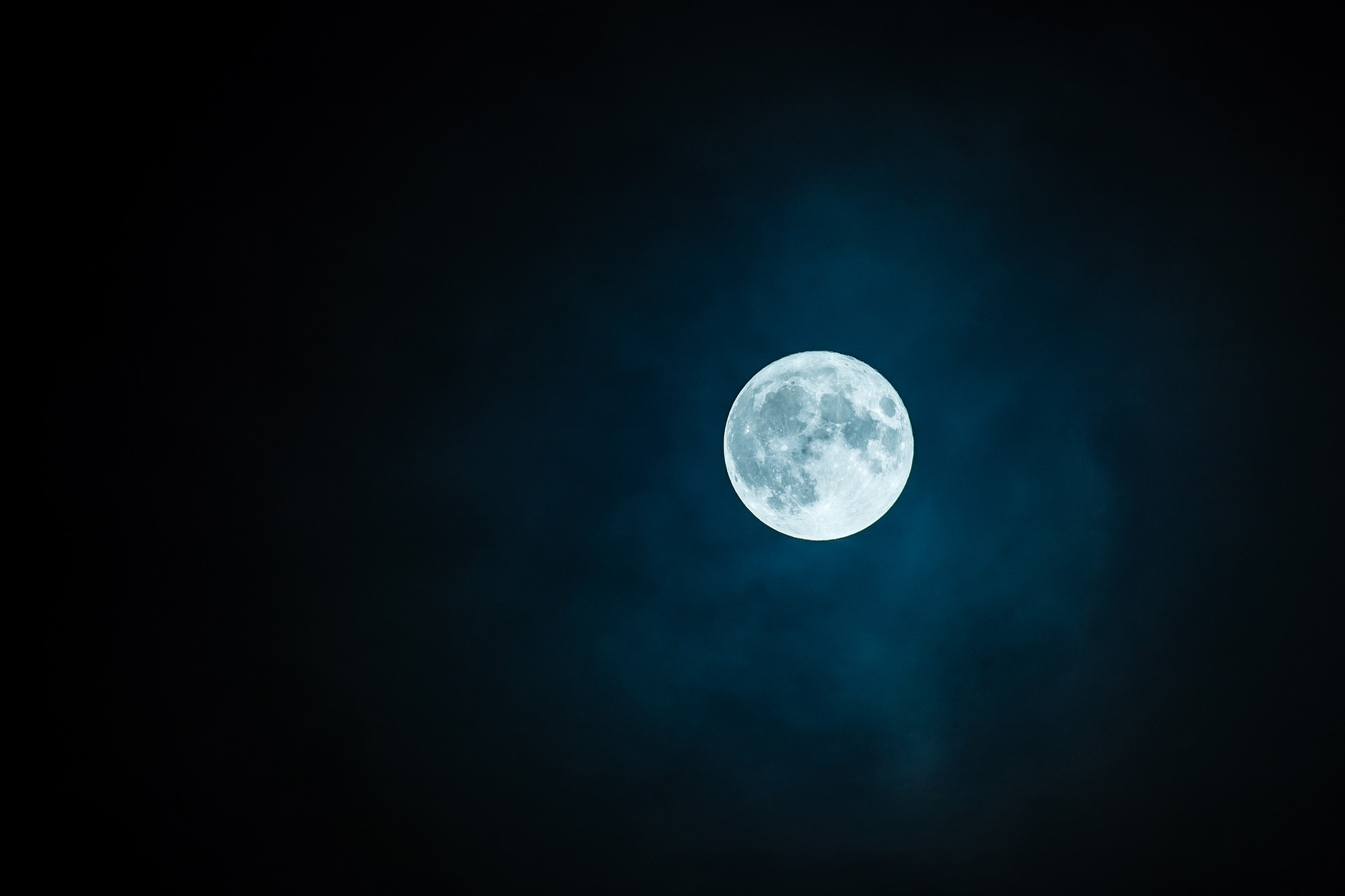 moon1859616_1920.jpg
