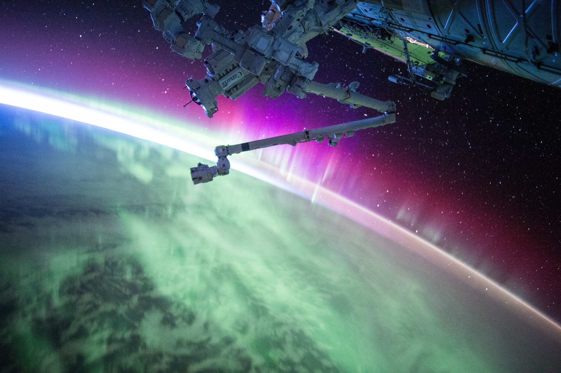 satellite1030780_1920.jpg