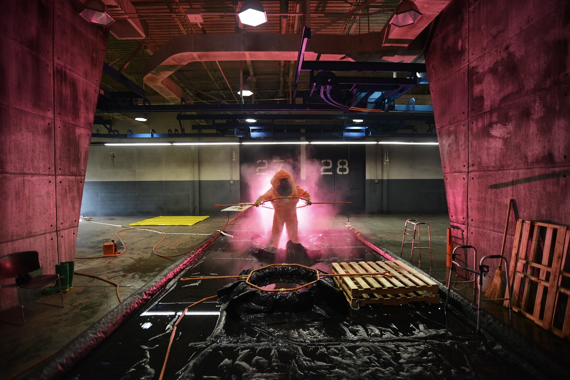 hazmatsuit939710_1920.jpg