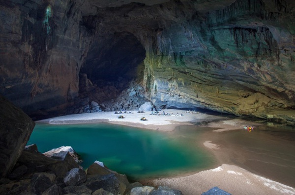 MysteriousbeautyofSonDoongcave.jpg