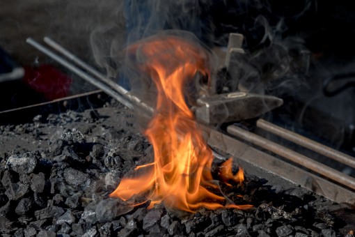 forge_fire_iron_embers_hammer_craft_art_glow775831.jpg