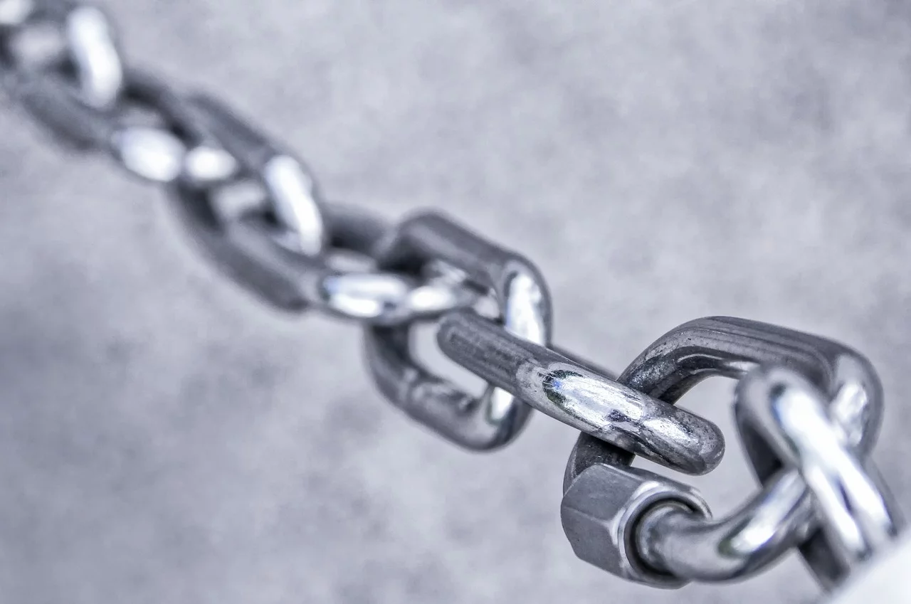 chain3481377_1280.webp