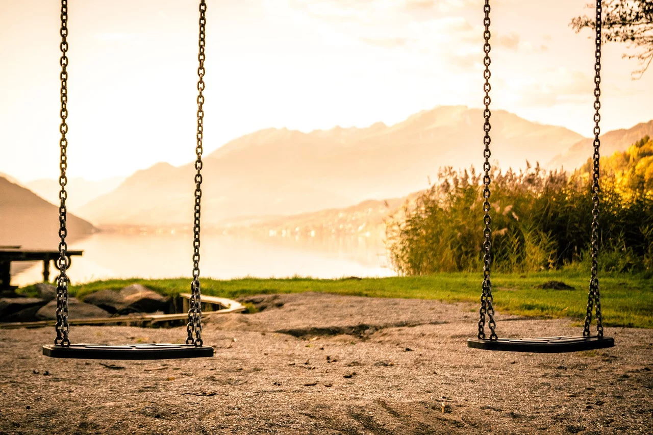 swing1218654_1280.webp