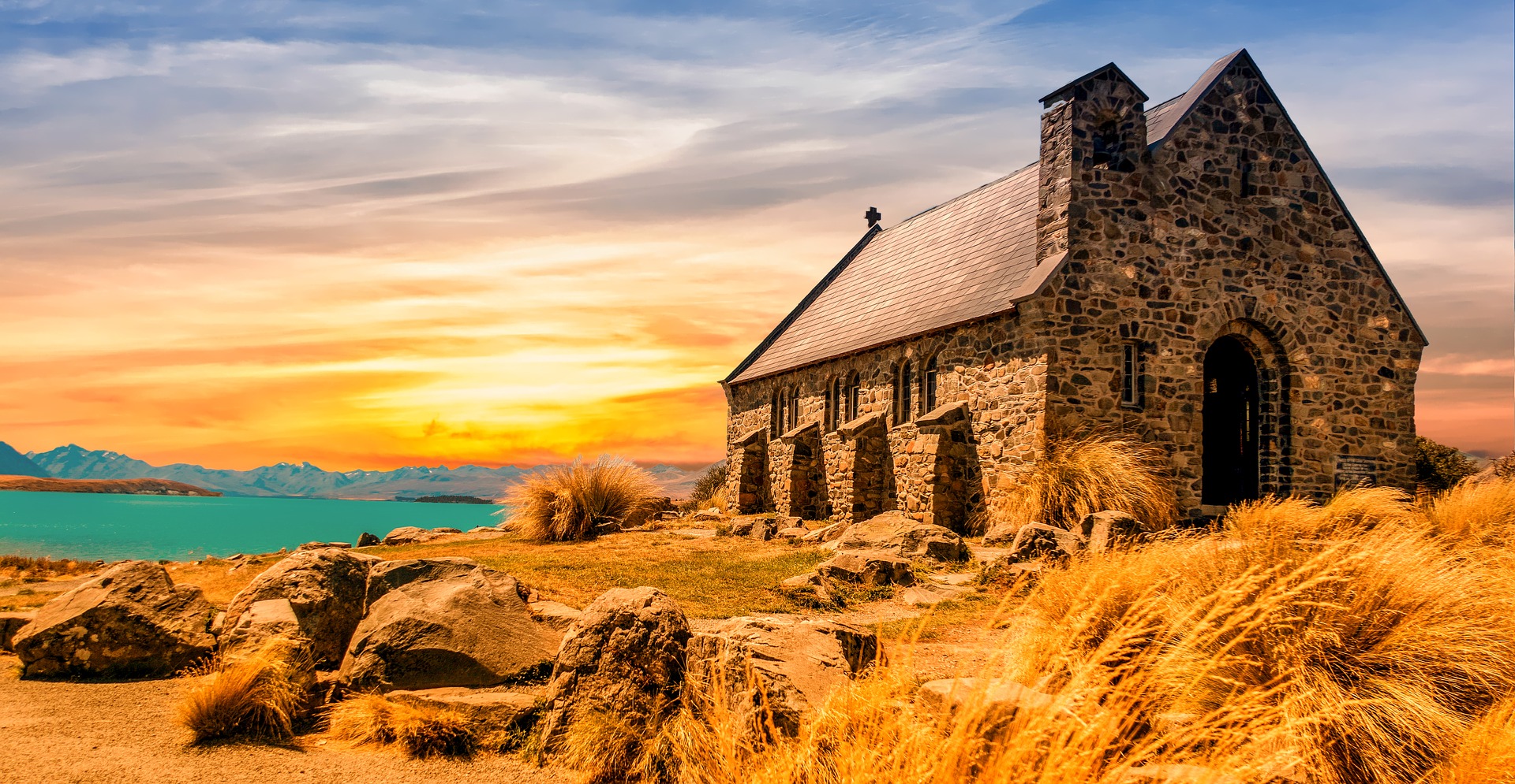 church2464899_1920.jpg