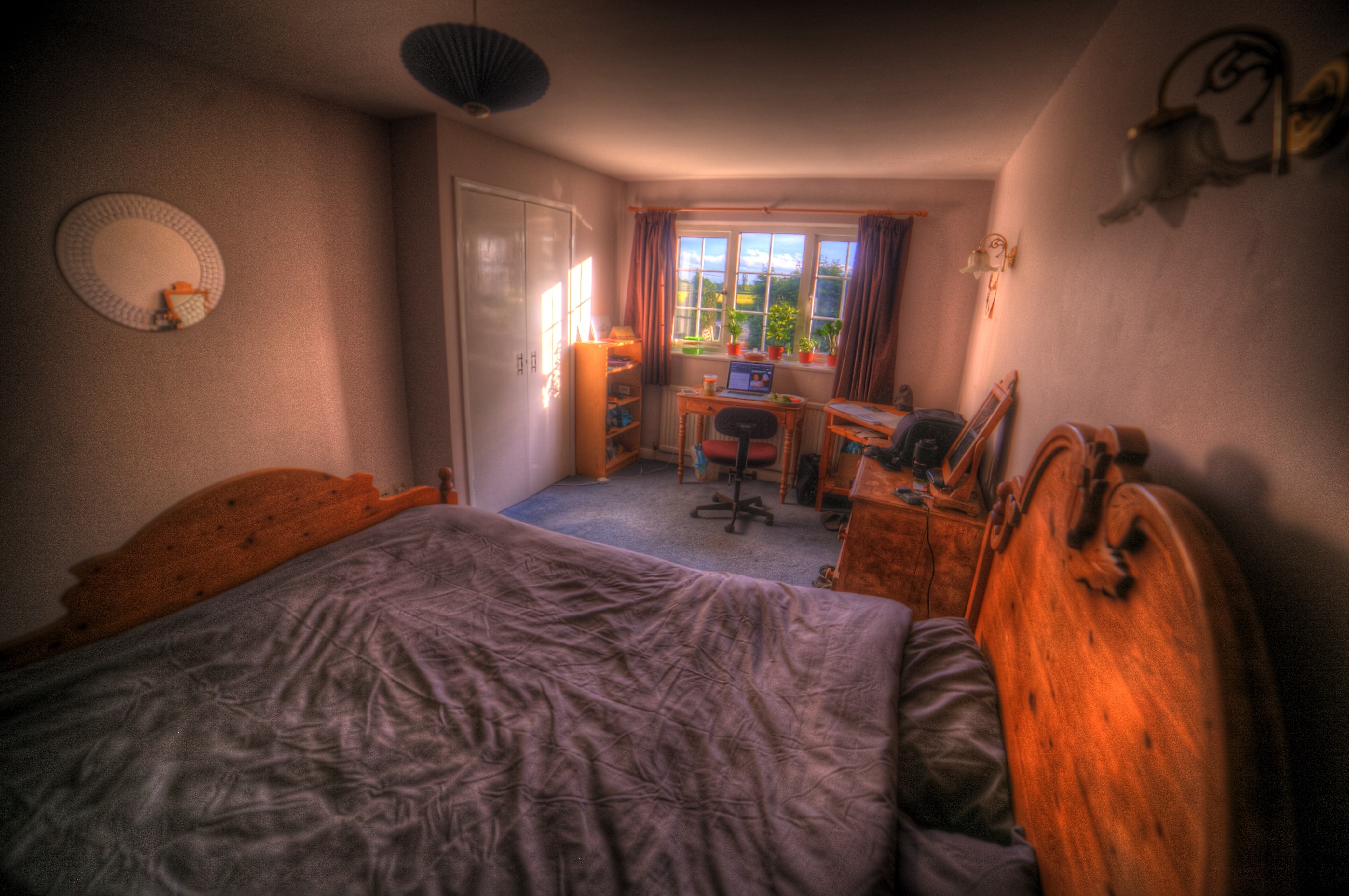 IMG_4774_5_6_tonemapped.jpg
