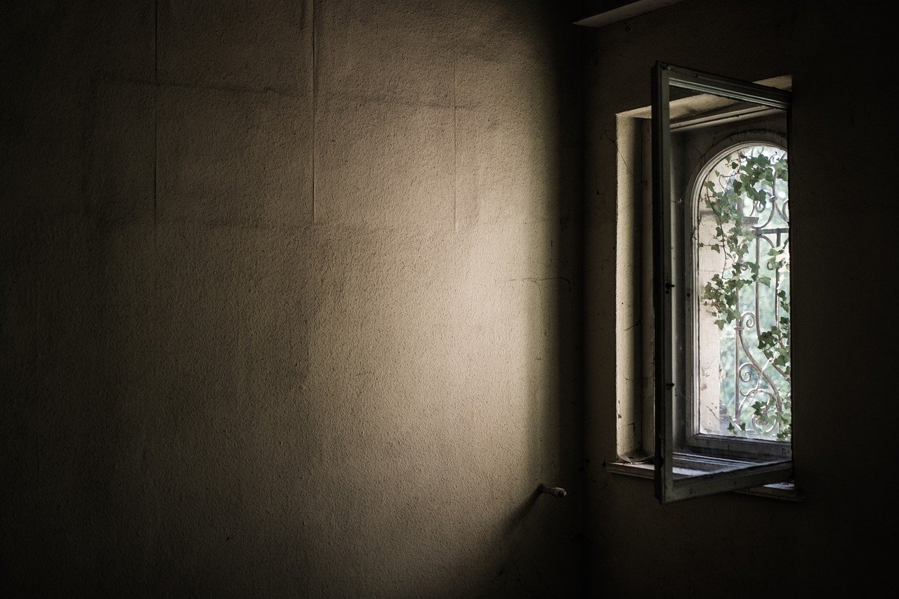 window1533513_1280.jpg